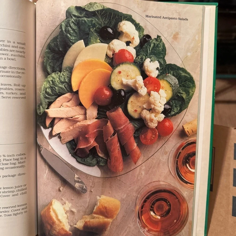 Vintage Better Homes & Gardens Make-A-Meal Salads Cookbook